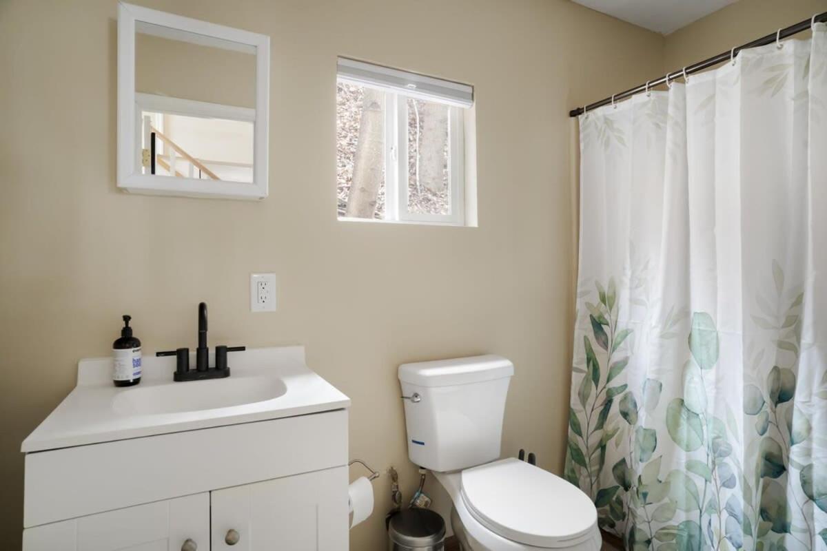 Modern Mountain Cottage W Hot Tub, Fire Pit, Wifi Inwood Buitenkant foto